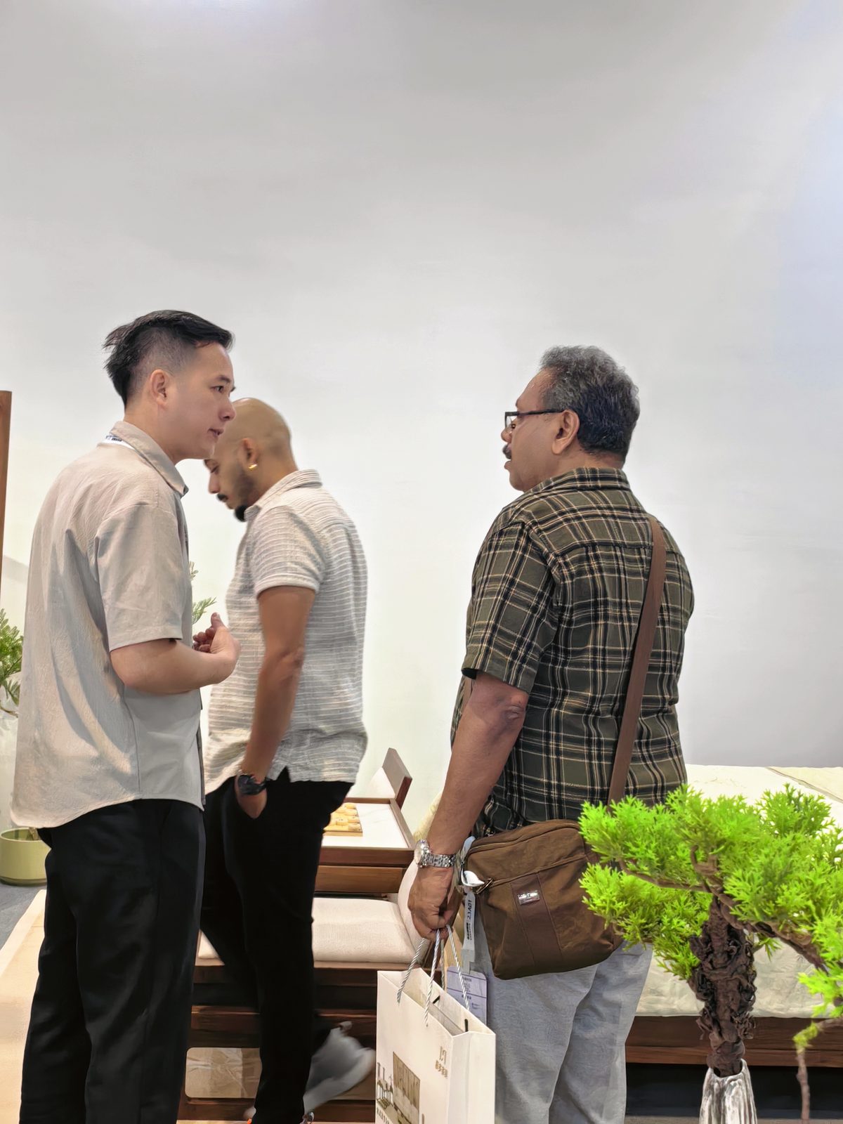 展位商务洽谈